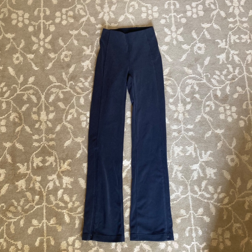 Lululemon brushed softstreame flared pant - size 0